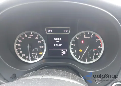 2019 Infiniti Qx30 Luxe z USA, uszkodzony, nr VIN SJKCH5CRXKA007626